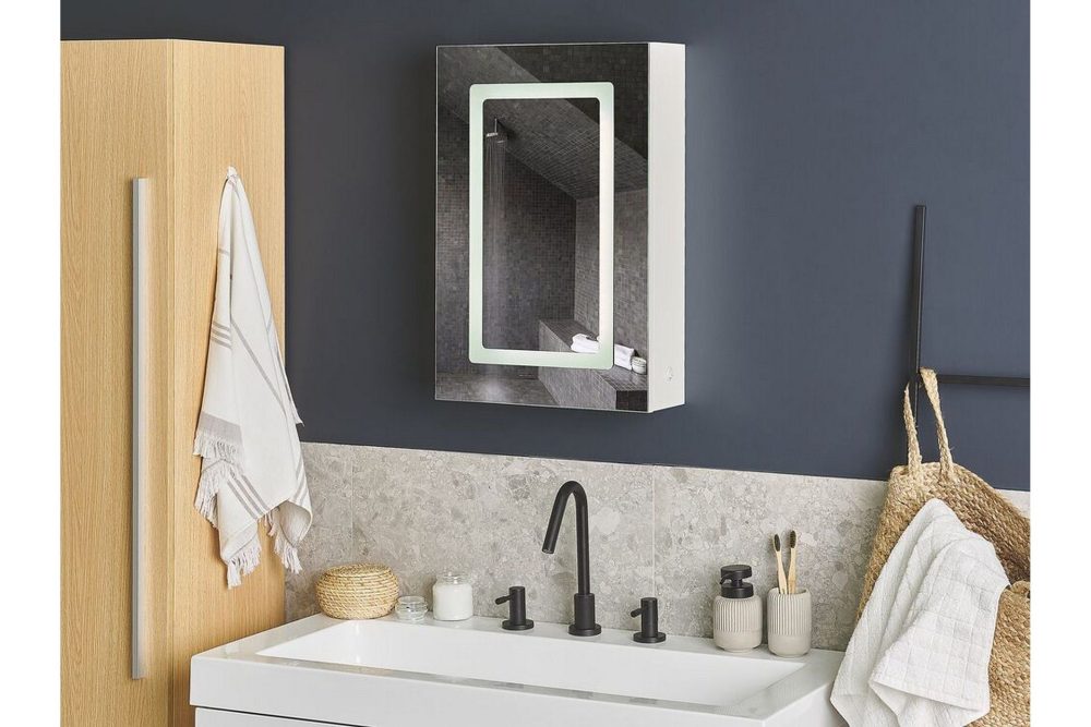 Roconda Badrumsskåp 40 cm Spegel med LED-belysning